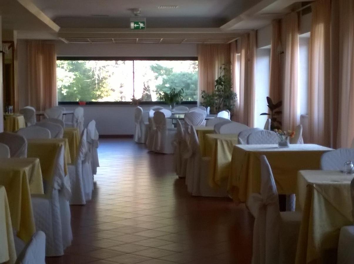 Hotel Du Parc Атри Екстериор снимка