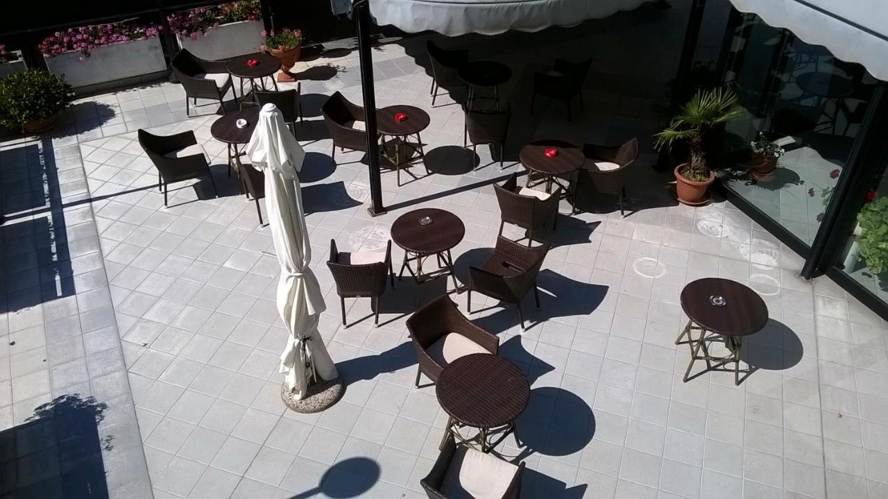 Hotel Du Parc Атри Екстериор снимка