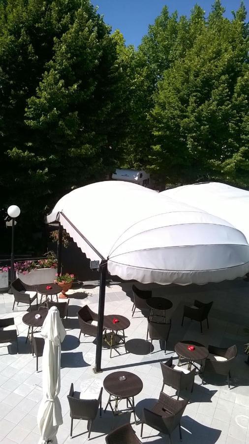 Hotel Du Parc Атри Екстериор снимка