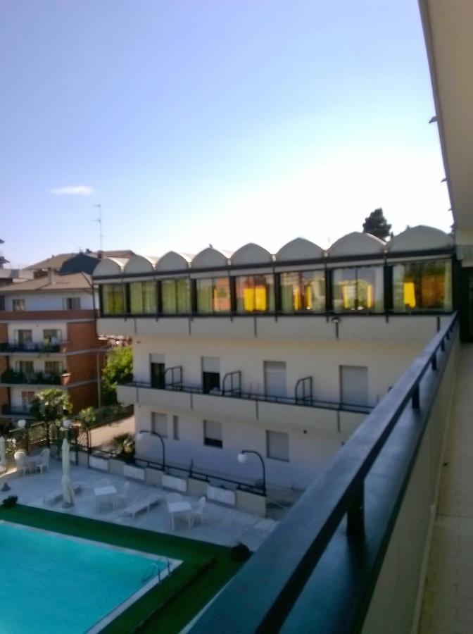 Hotel Du Parc Атри Екстериор снимка