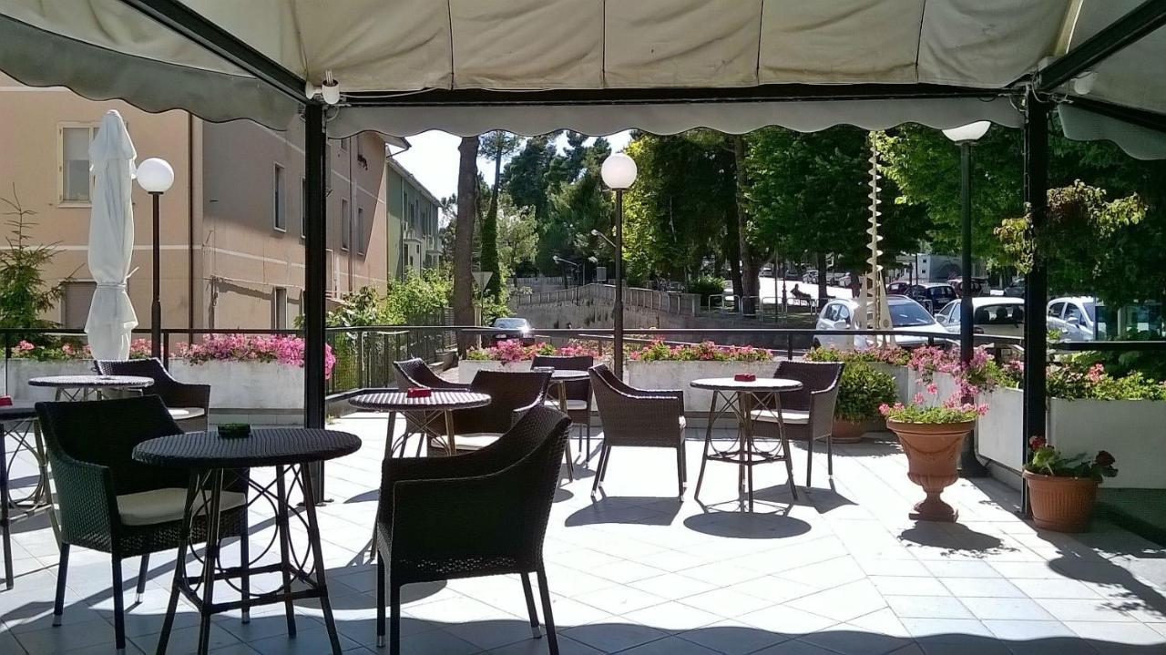 Hotel Du Parc Атри Екстериор снимка