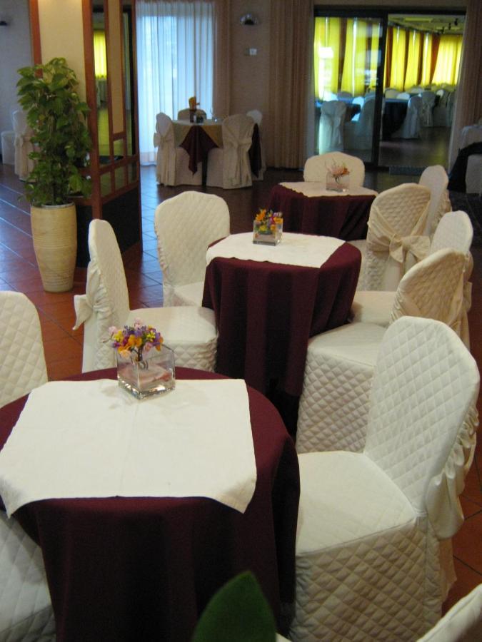 Hotel Du Parc Атри Екстериор снимка